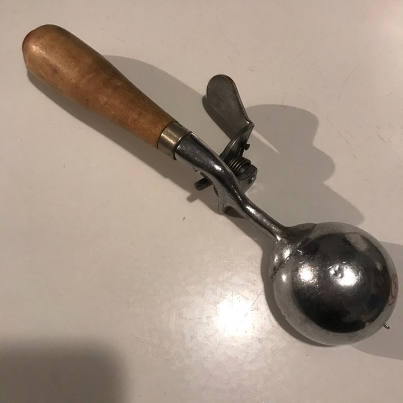 Benedict Ice Cream Scooper - Picture 5 of 6
